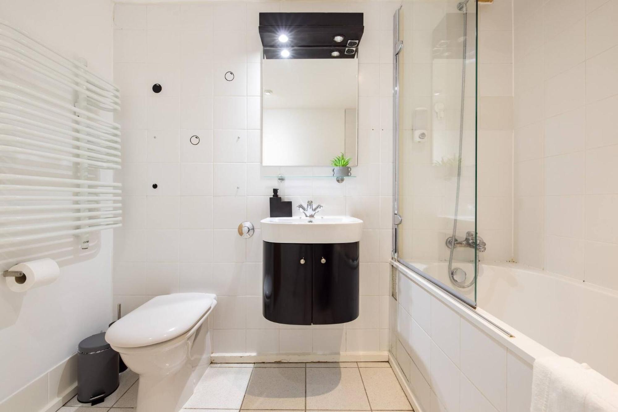 Wild Roses Serviced Apartments - Excel Warehouse 2 لندن المظهر الخارجي الصورة